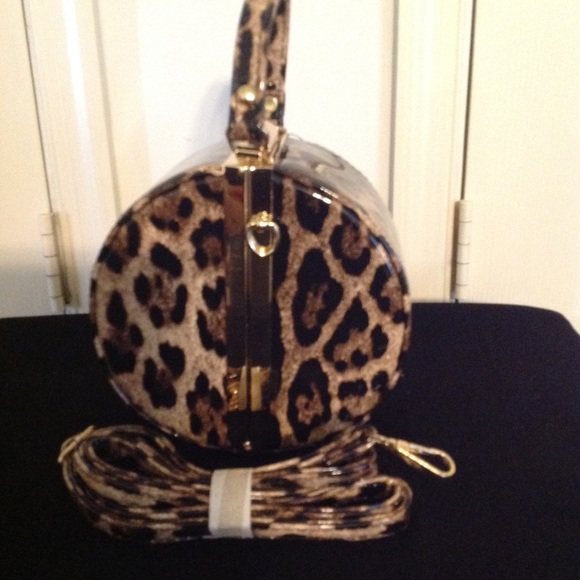 Clutch - Picture 3 of 5